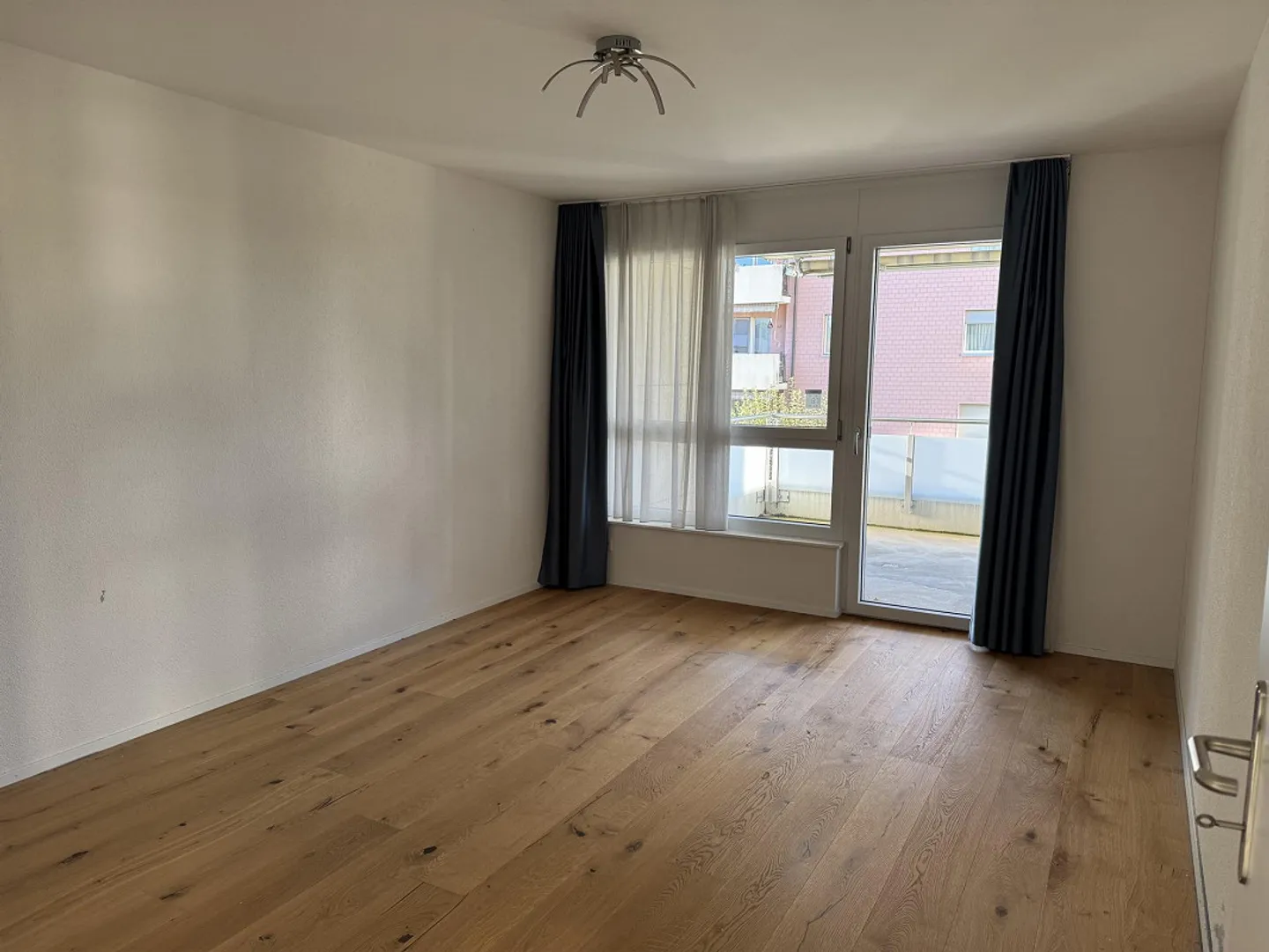 Modern 2.5-room apartment with good connections - Photo 3 of 6