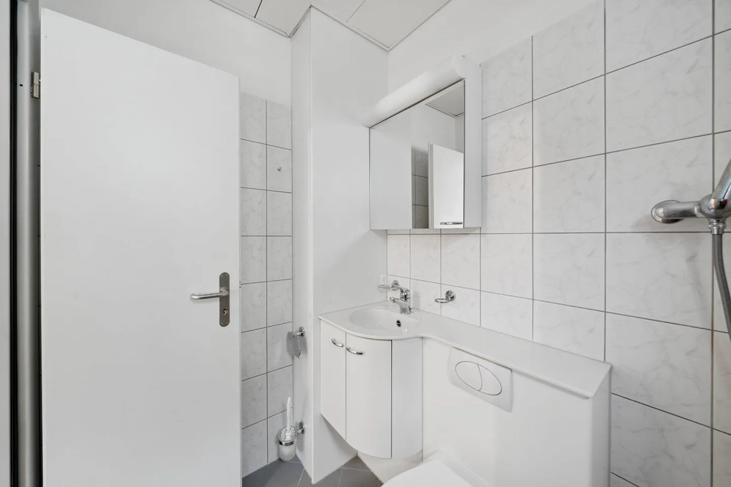 Monolocale soleggiato in zona tranquilla - Foto 7 di 8