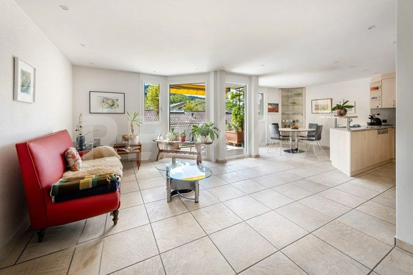 Attractive 4½-room apartment in the heart of Horw - Photo 4 of 13