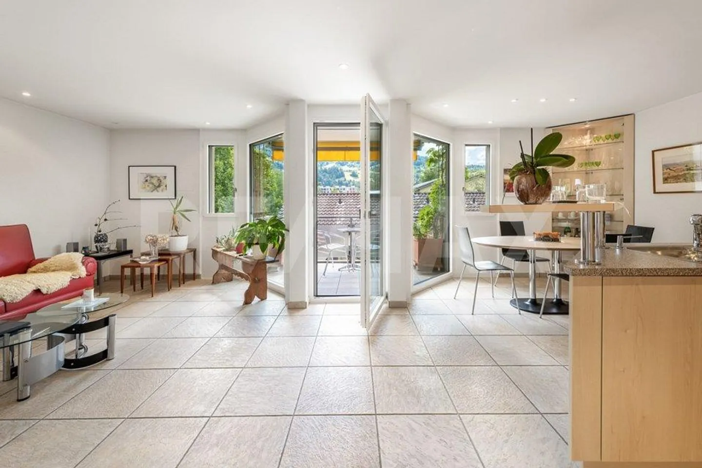 Attractive 4½-room apartment in the heart of Horw - Photo 1 of 13