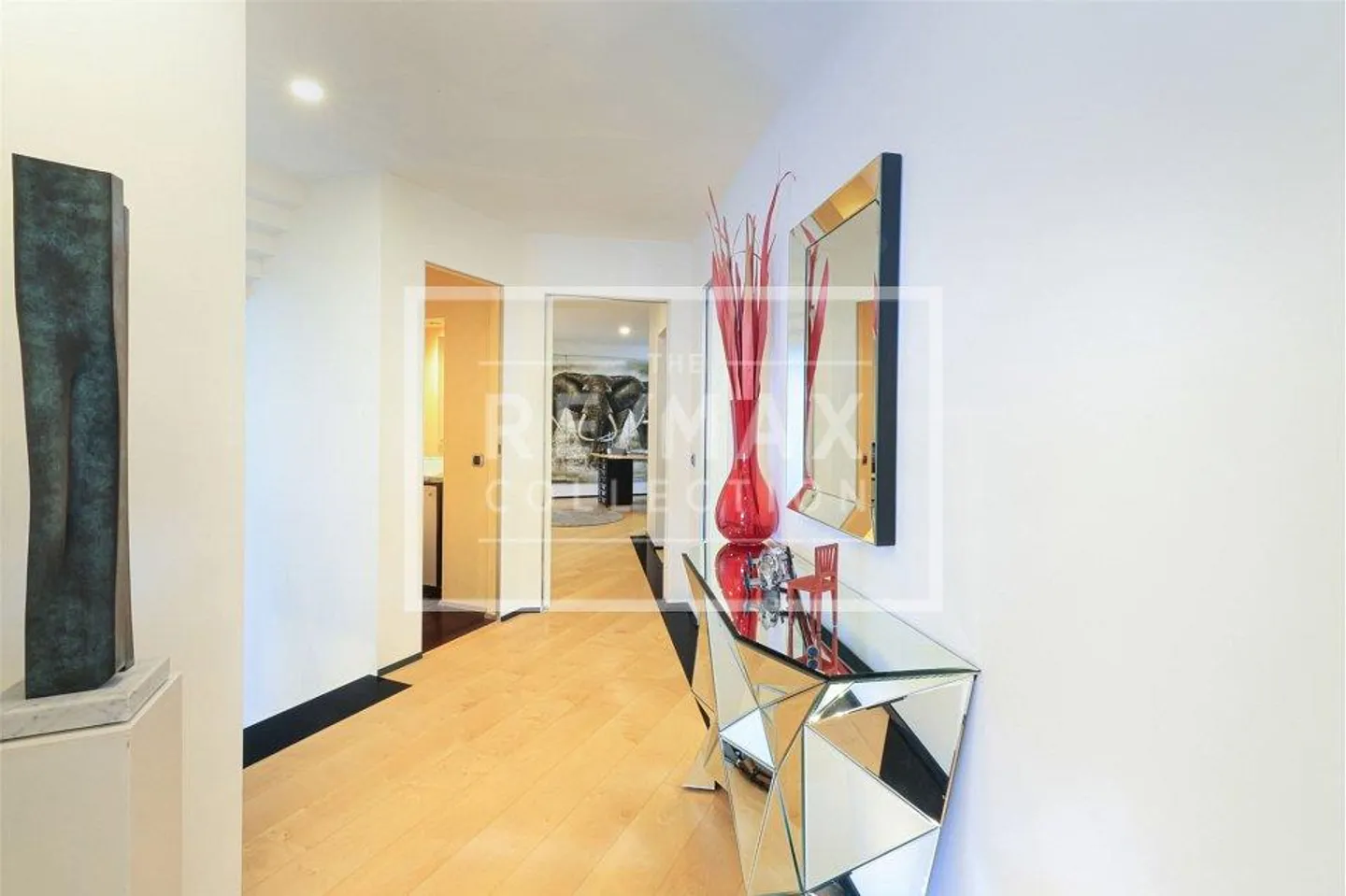 Exclusive 6.5-room apartment in a dream location - Photo 11 of 13