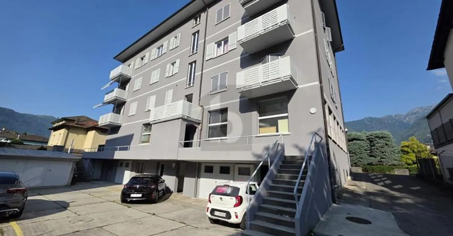 SPACIOUS AND SUNNY IN A CENTRAL LOCATION - Photo 1 of 6