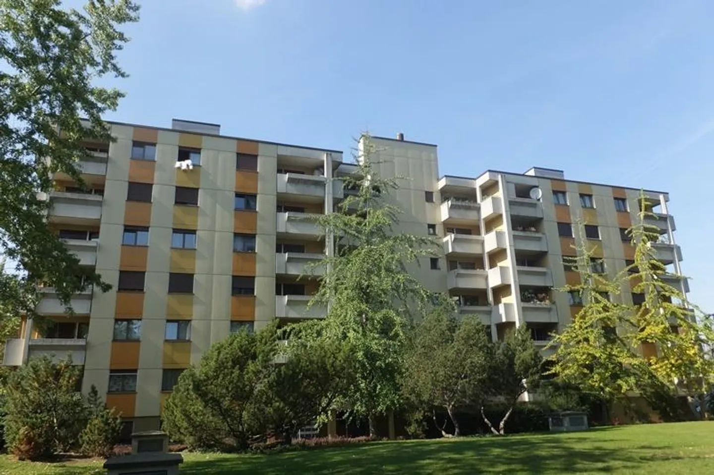 Bright & Cozy 2.5 Room Apartment with 2 Balconies - Photo 1 of 6
