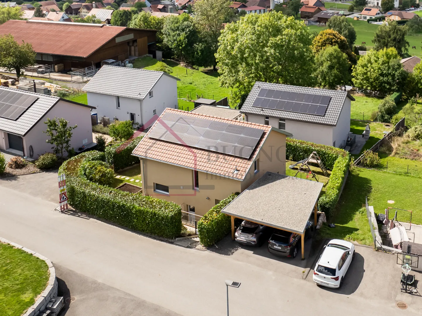villa indipendente di 4,5 stanze - Foto 2 di 15