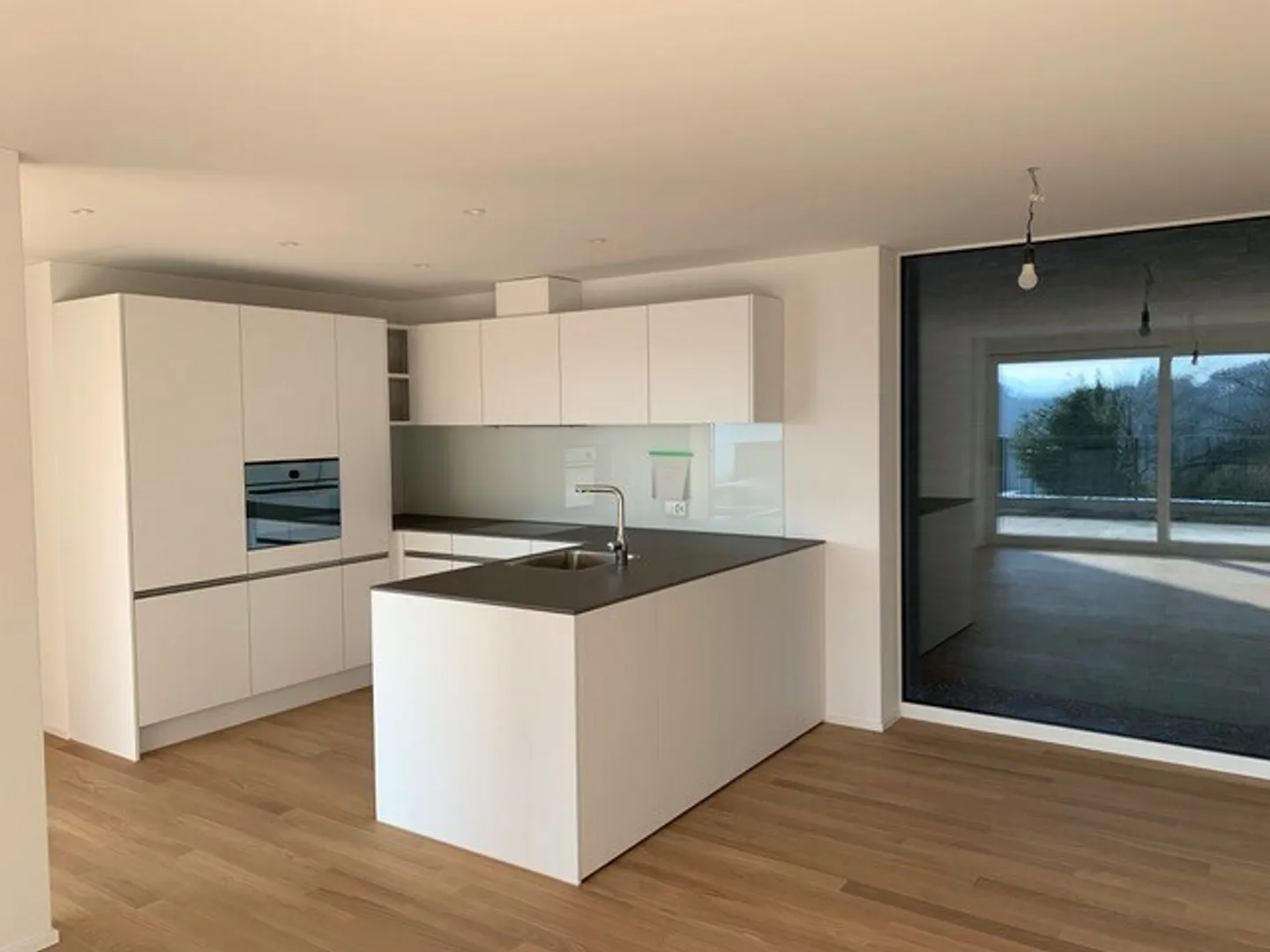 Appartement luxueux 3.5 pièces - Photo 2 sur 15