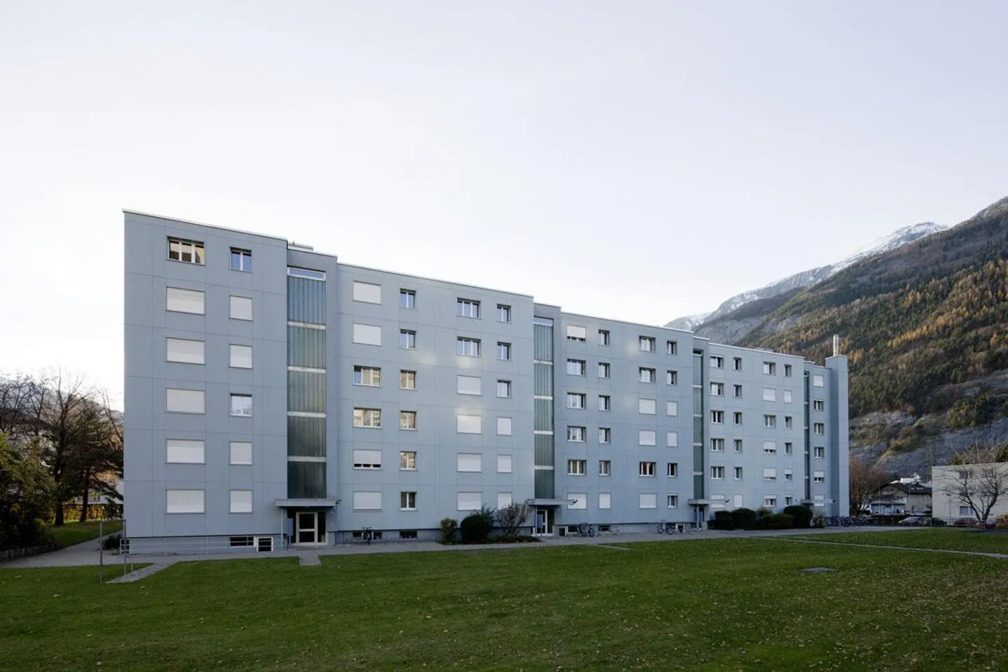 Aussenparkplatz an der Rheinstr. 166-172 - Photo 1 of 1