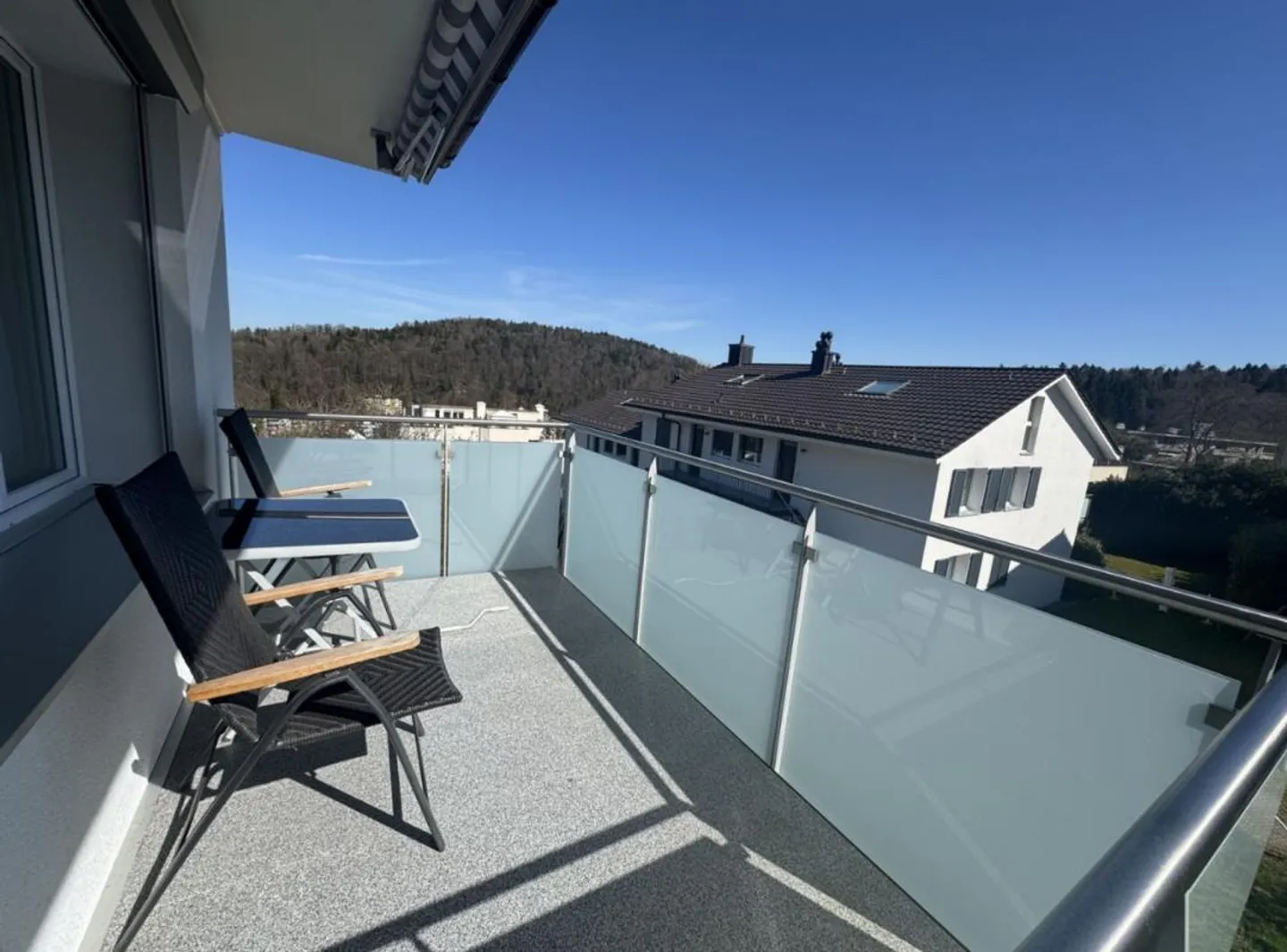 Bellissimo appartamento di 3 locali nel verde - Foto 1 di 9