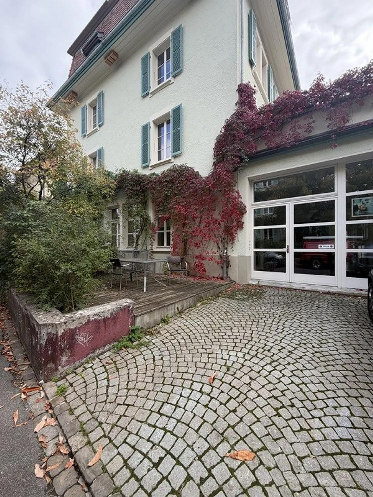 Ampia stanza con giardino privato in affitto - Foto 2 di 11