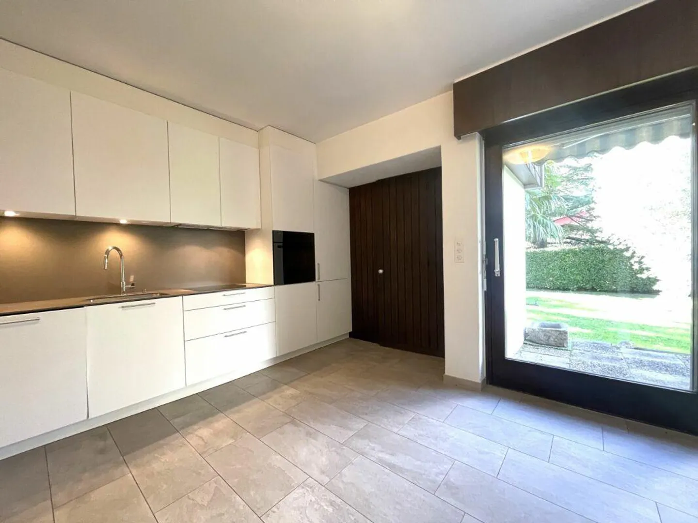 Beautiful single-family villa with large garden in Sementina - Foto 7 di 11