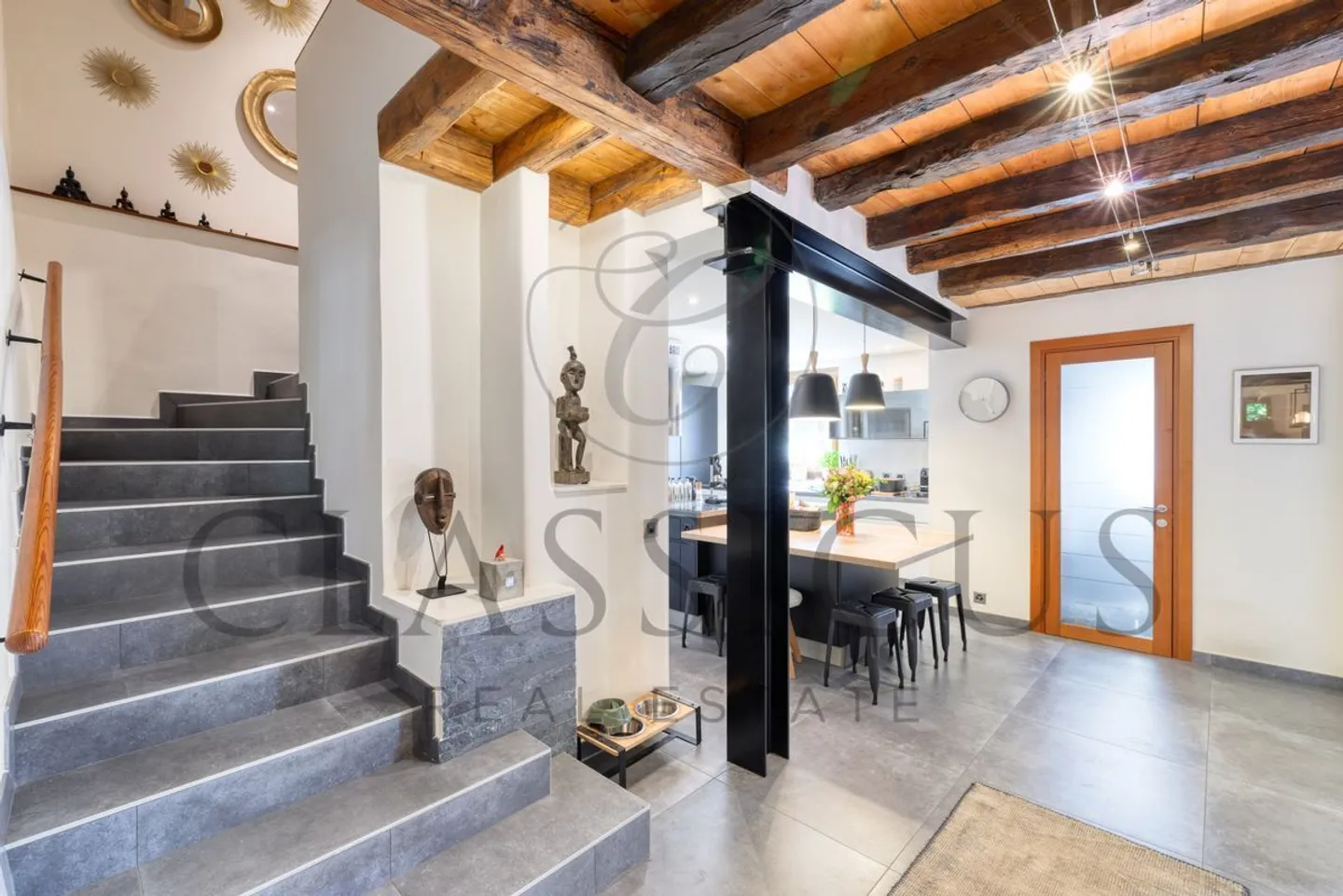 Maison de caractère XVIIIe - 330 m², jardin arboré &amp; terrasse jacuzzi à Aire-la-Ville - Photo 4 sur 13