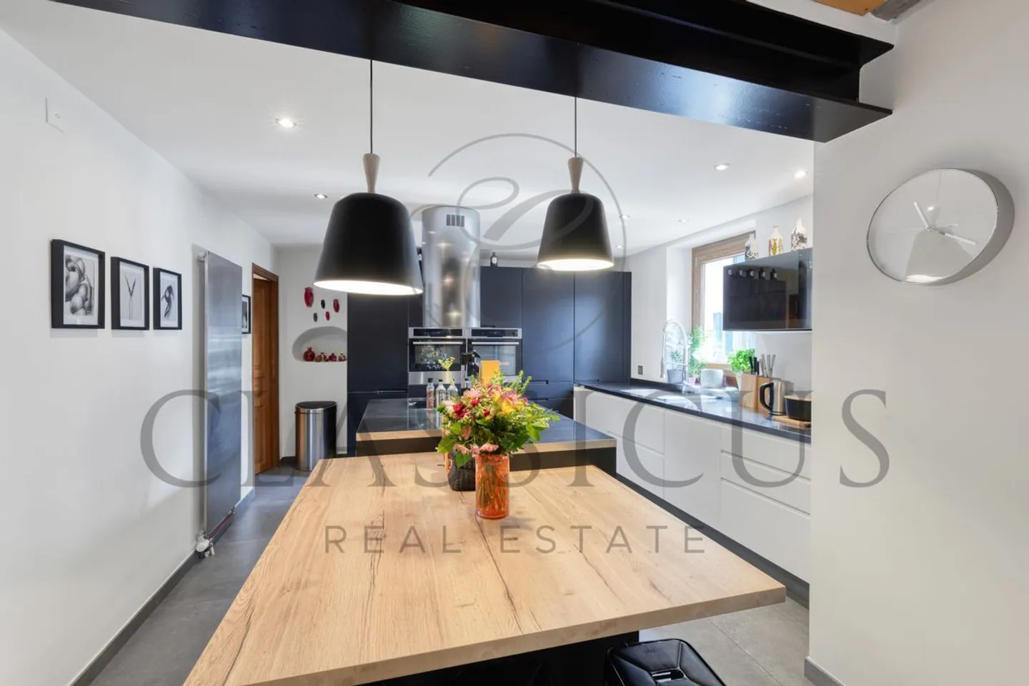 Maison de caractère XVIIIe - 330 m², jardin arboré &amp; terrasse jacuzzi à Aire-la-Ville - Photo 6 sur 13