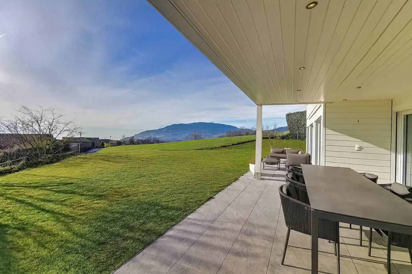 Belle propriété individuelle avec vue sur le lac et les montagnes - Photo 3 sur 13