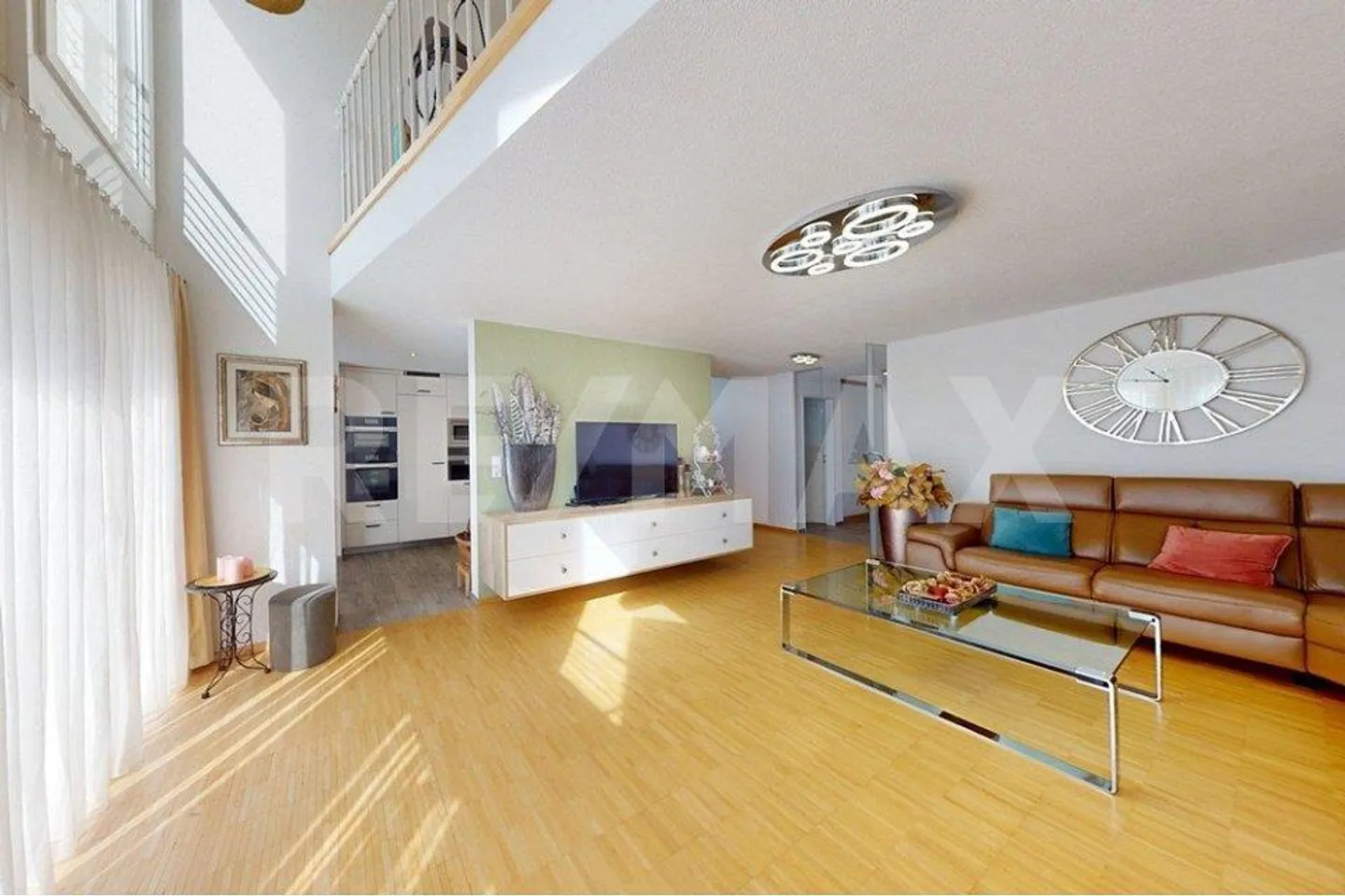 Vie familiale avec une architecture exclusive (approuvé par la banque) - Photo 2 sur 13