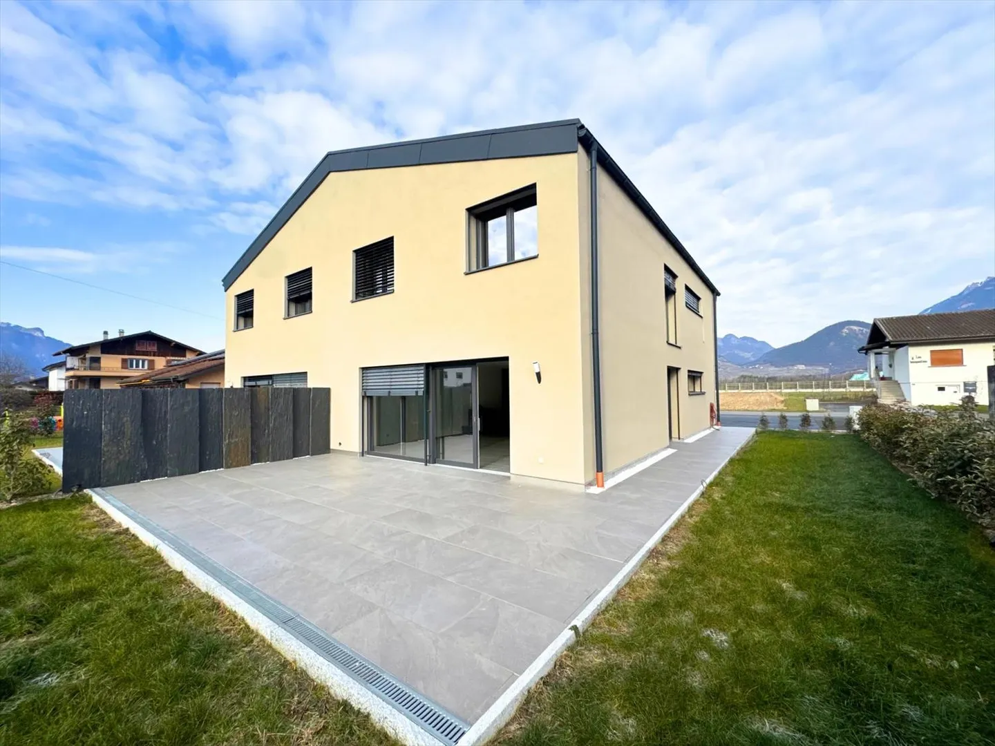 Nouvelle maison jumelée à Collombey - Photo 2 sur 10