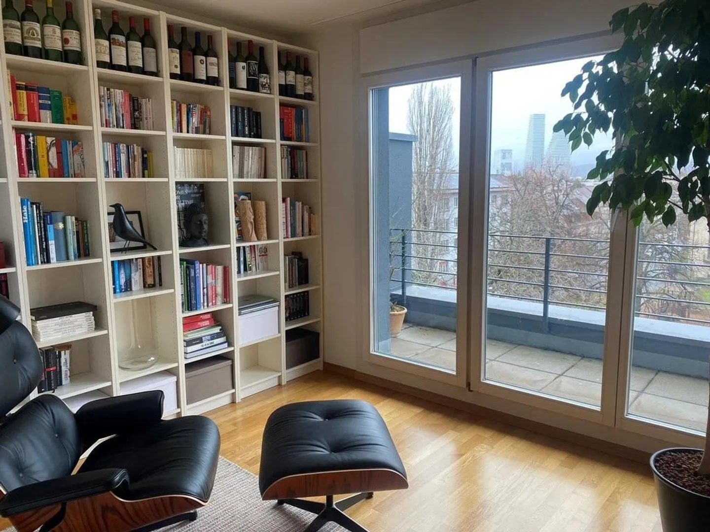 Appartement moderne de 4,5 pièces avec deux balcons - Photo 8 sur 12