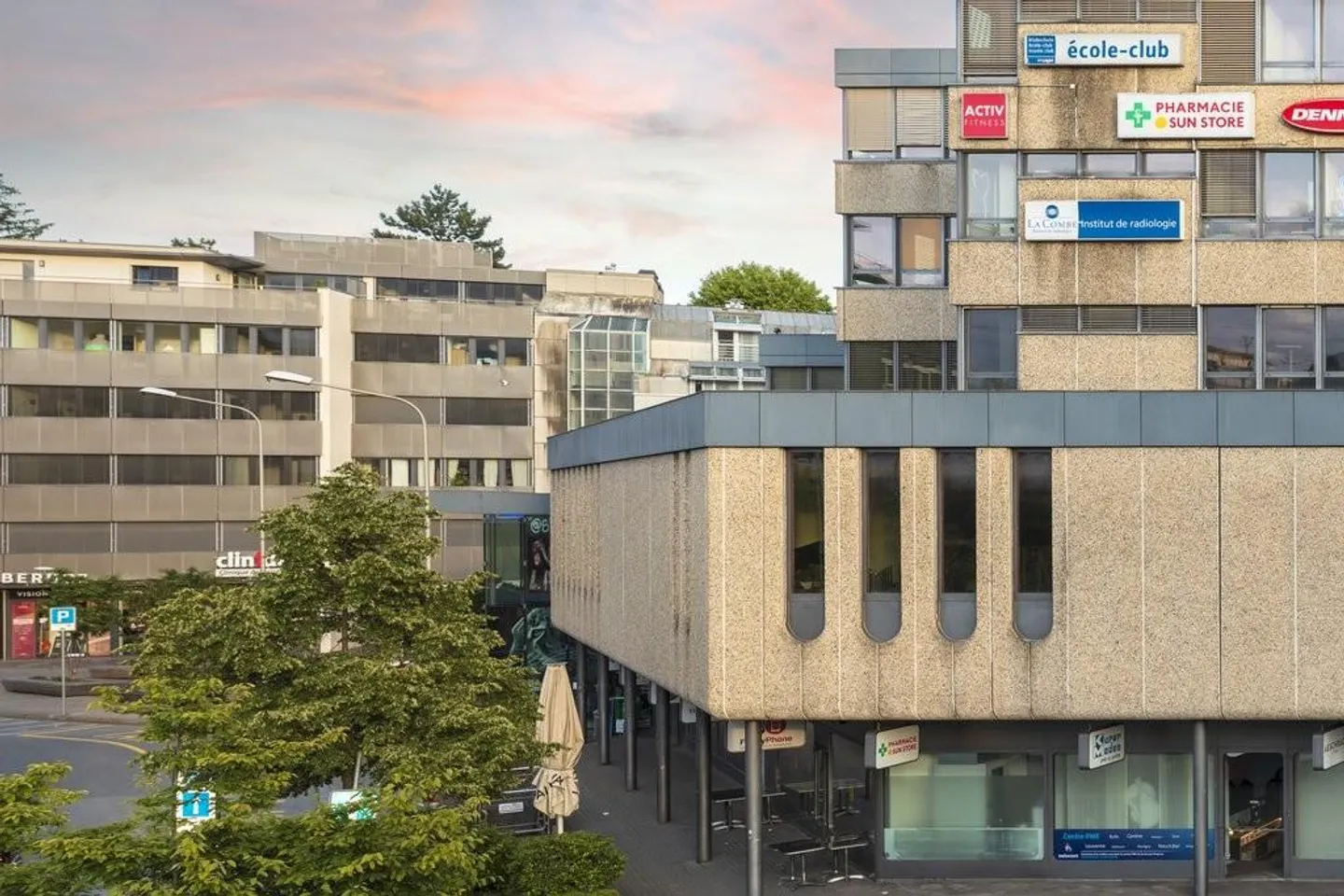 Office space for rent in Nyon - Nyon La Combe Shopping Center - Photo 1 of 5