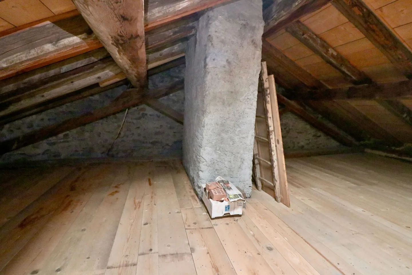 Praz-de-Fort - Beautiful village house for renovation, in the heart of the village. - Photo 16 of 25