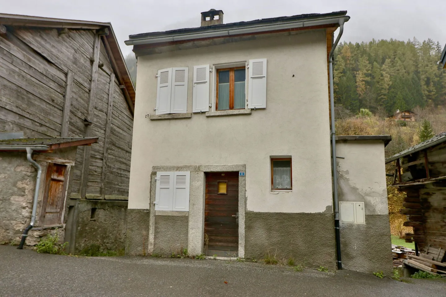 Praz-de-Fort - Beautiful village house for renovation, in the heart of the village. - Photo 17 of 25