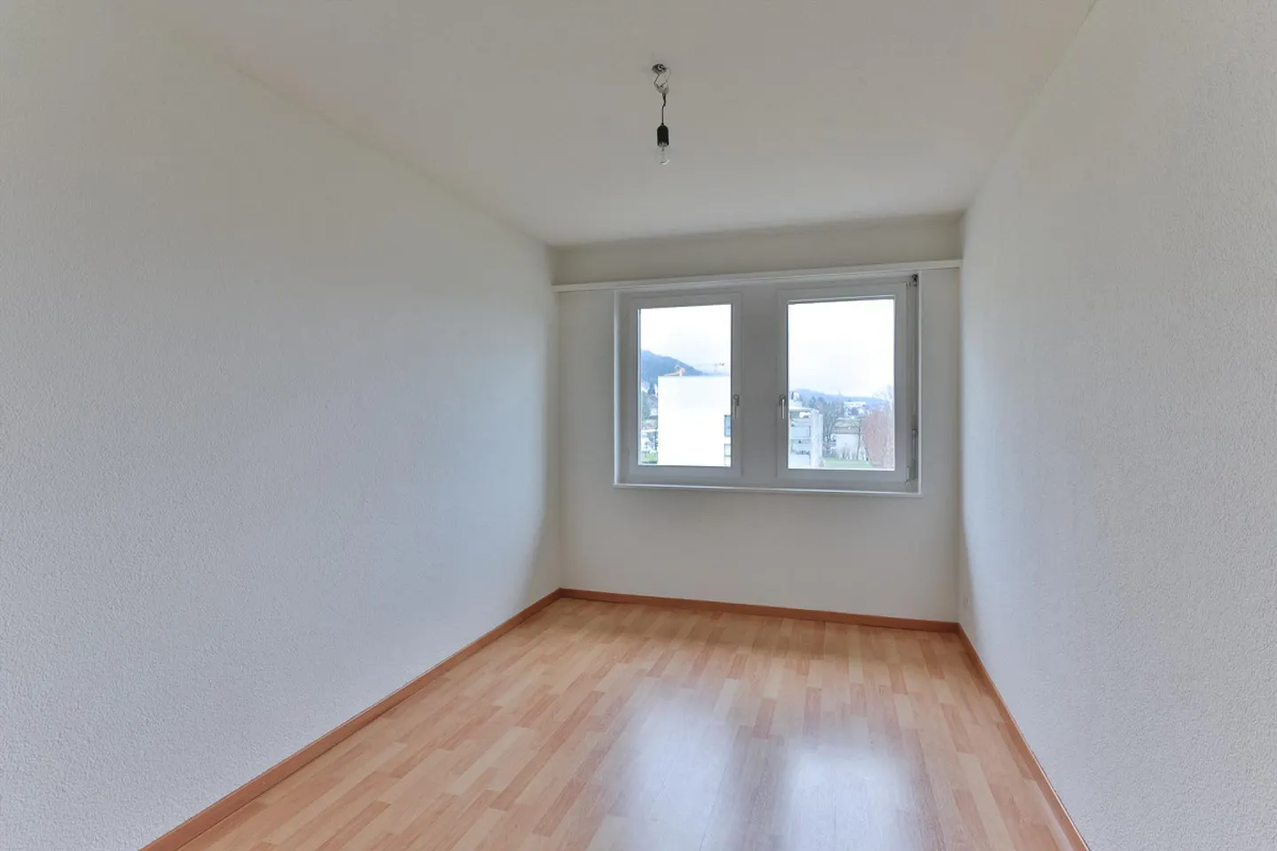 Central, spacious 4½-room apartment - Photo 8 of 10