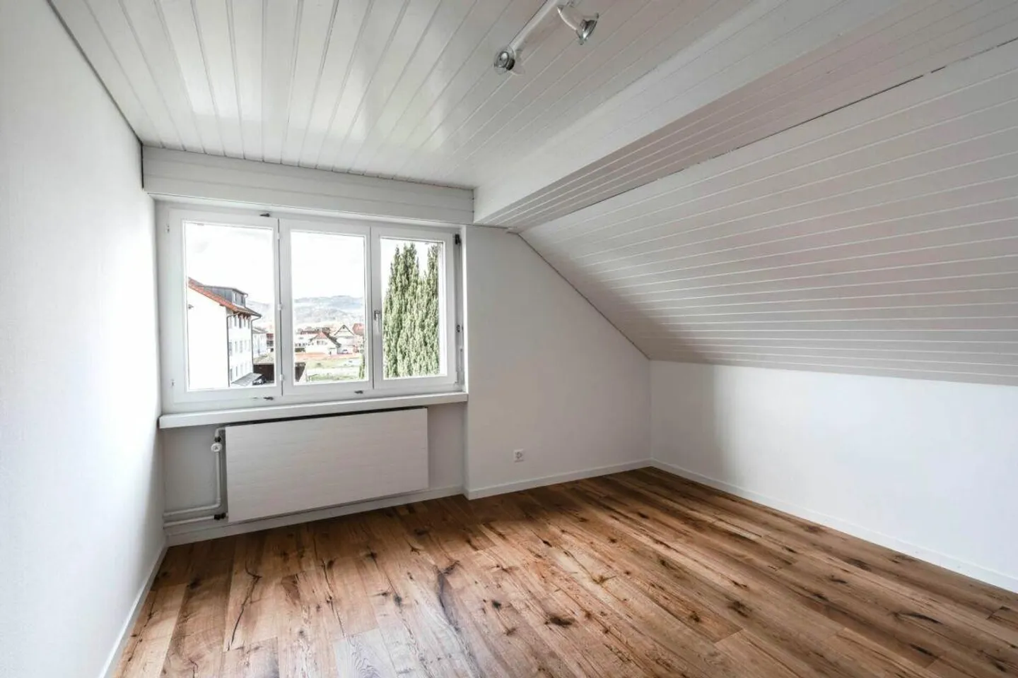 Single-family house with 5.5-room maisonette apartment - Photo 9 of 13