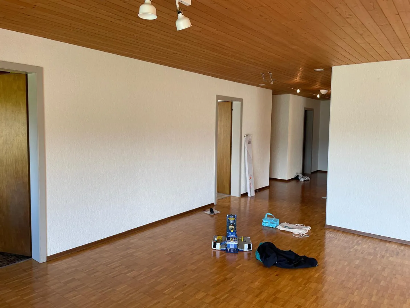 Cozy 3.5 Room Apartment with Balcony - Photo 3 of 11