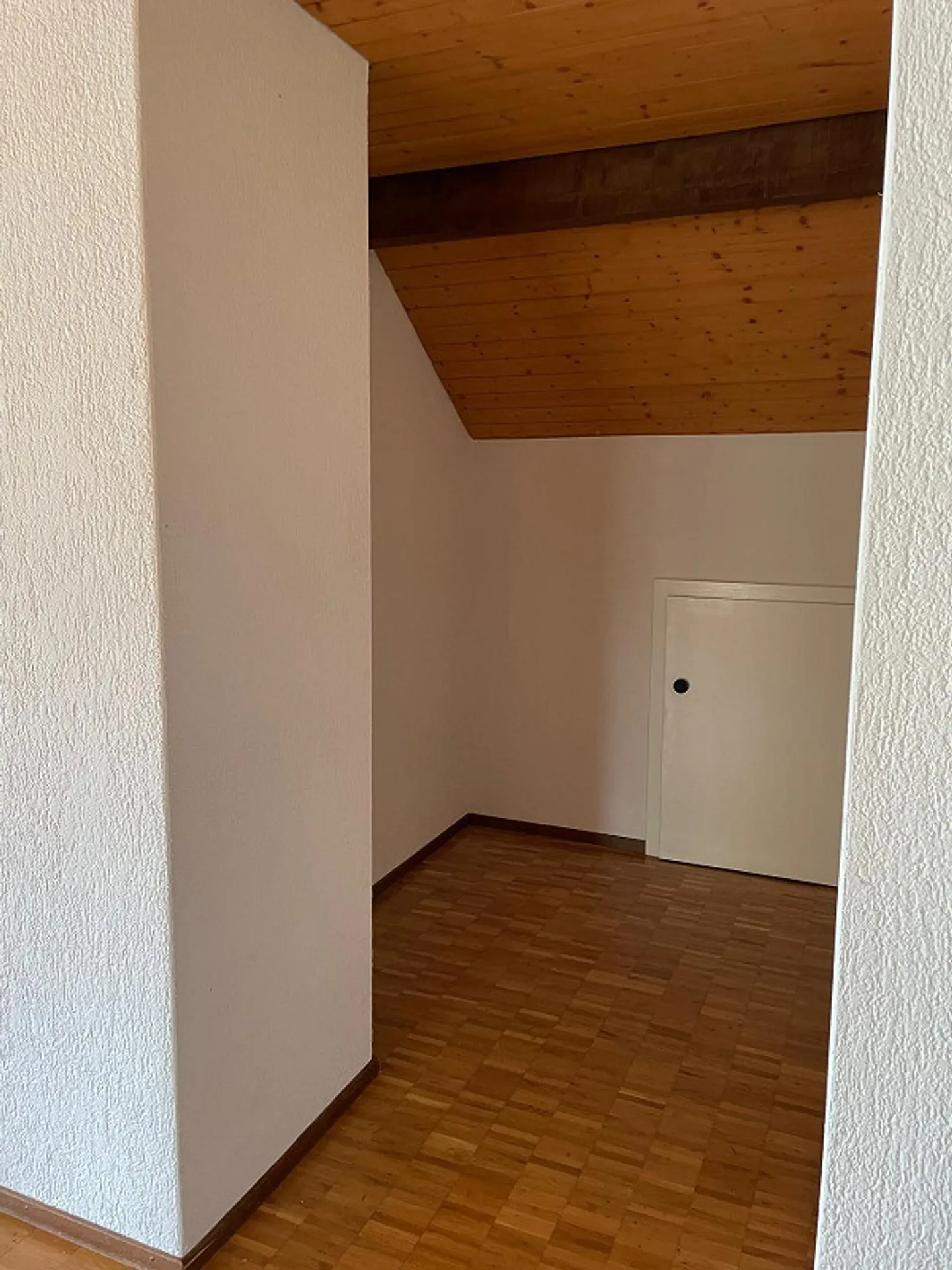 Cozy 3.5 Room Apartment with Balcony - Photo 11 of 11