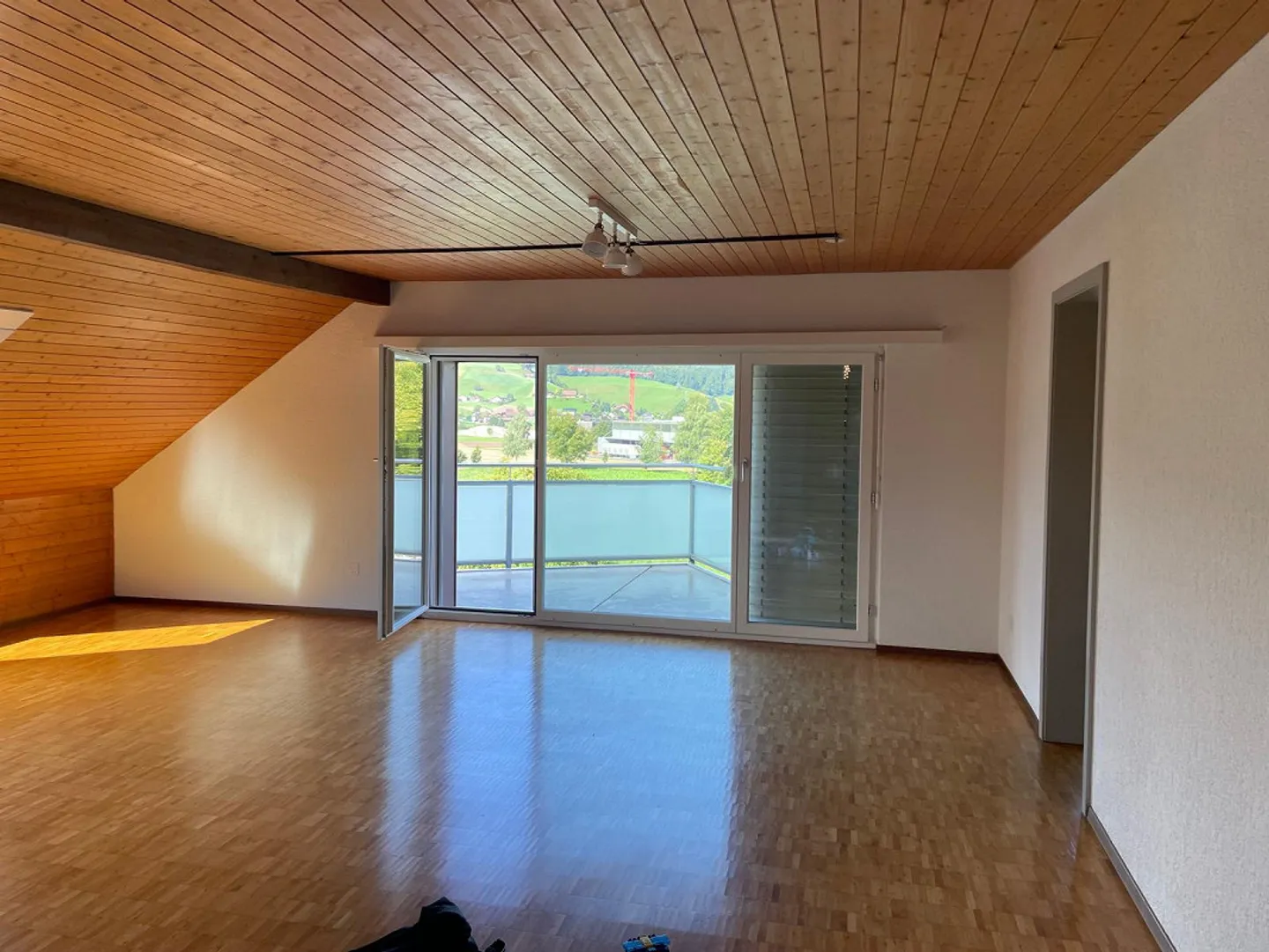 Cozy 3.5 Room Apartment with Balcony - Photo 1 of 11