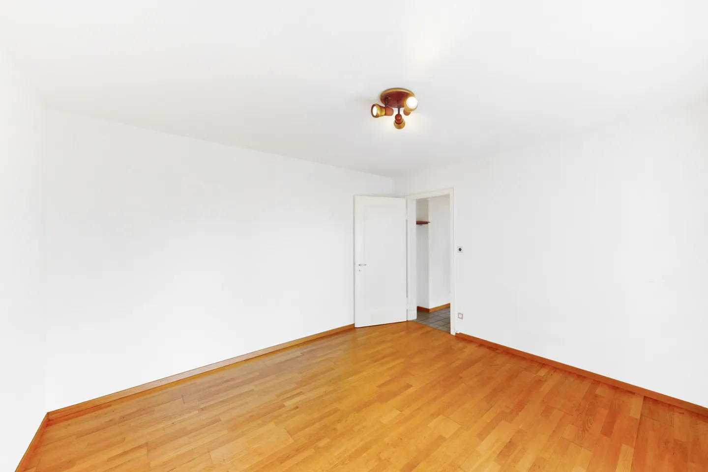 Charming 2-Room Apartment - Photo 6 of 11