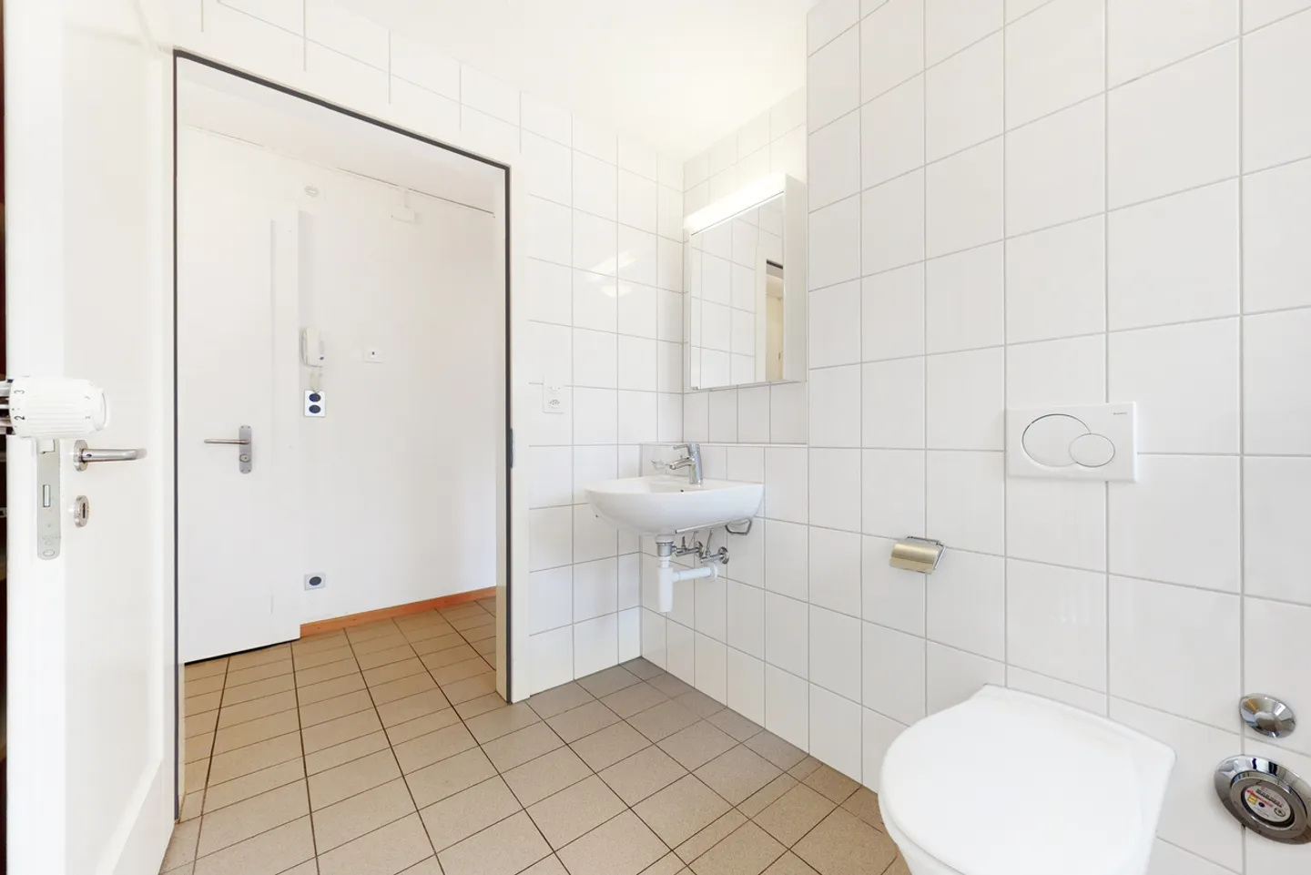 Charming 2-Room Apartment - Photo 10 of 11