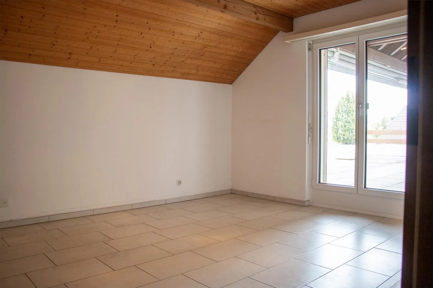 3.5 Room Apartment - Photo 4 of 9