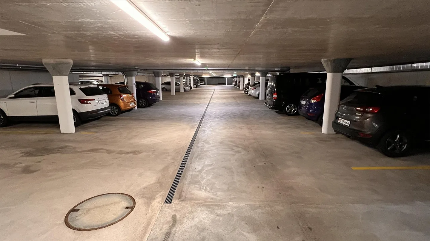 Garage space with connection to Bremgarten-West train station (Car/Motorcycle) - Photo 2 of 4