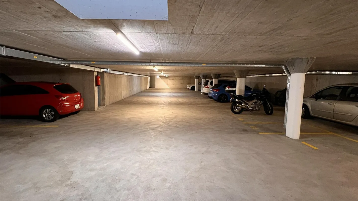 Garage space with connection to Bremgarten-West train station (Car/Motorcycle) - Photo 4 of 4