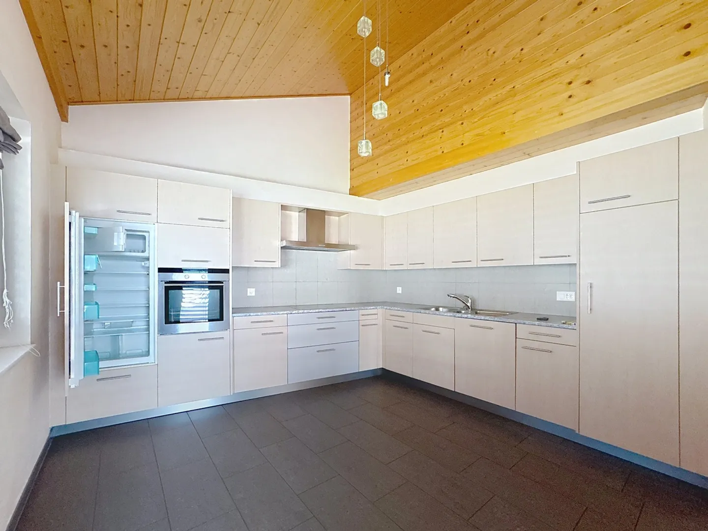 Casa singola in affitto - Foto 3 di 15