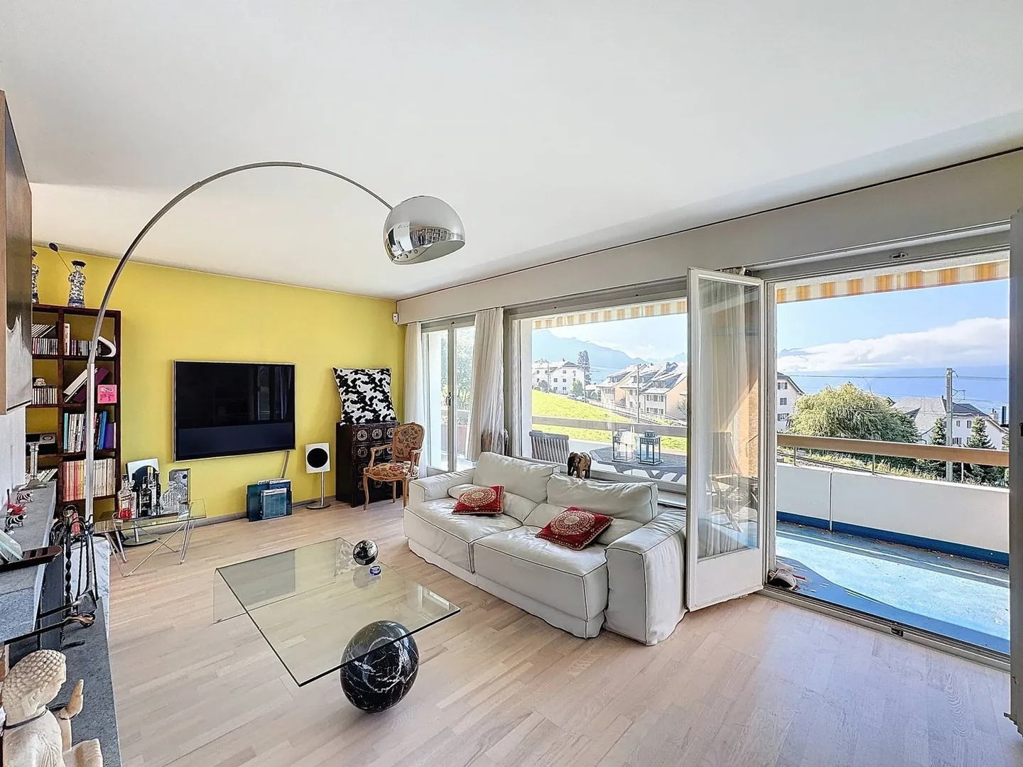 Wohnung mit atemberaubendem Seeblick - Foto 3 von 9