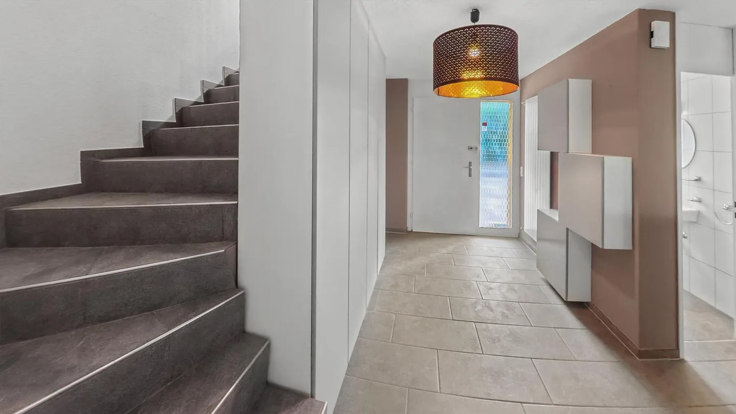 Charming 4.5-Room Semi-Detached House in Wettingen - Photo 3 of 22