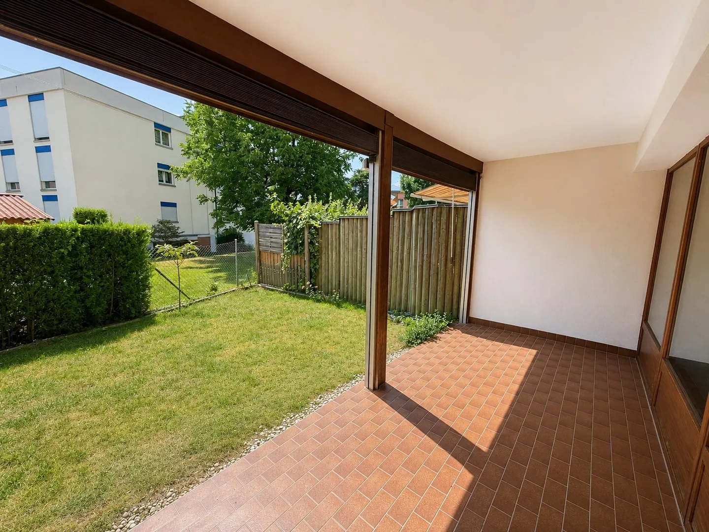 Spacious Apartment with Garden - Photo 20 of 30