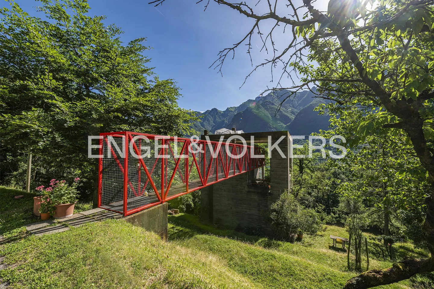 Icona del design moderno - Foto 1 di 12