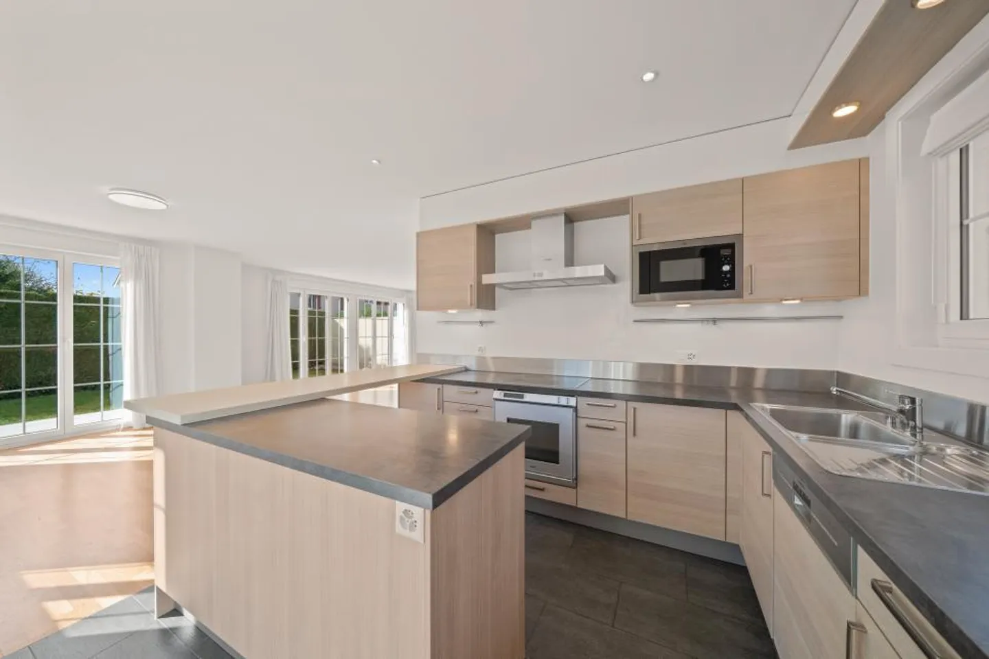 Maison jumelée 7.5 pièces - Photo 4 sur 9