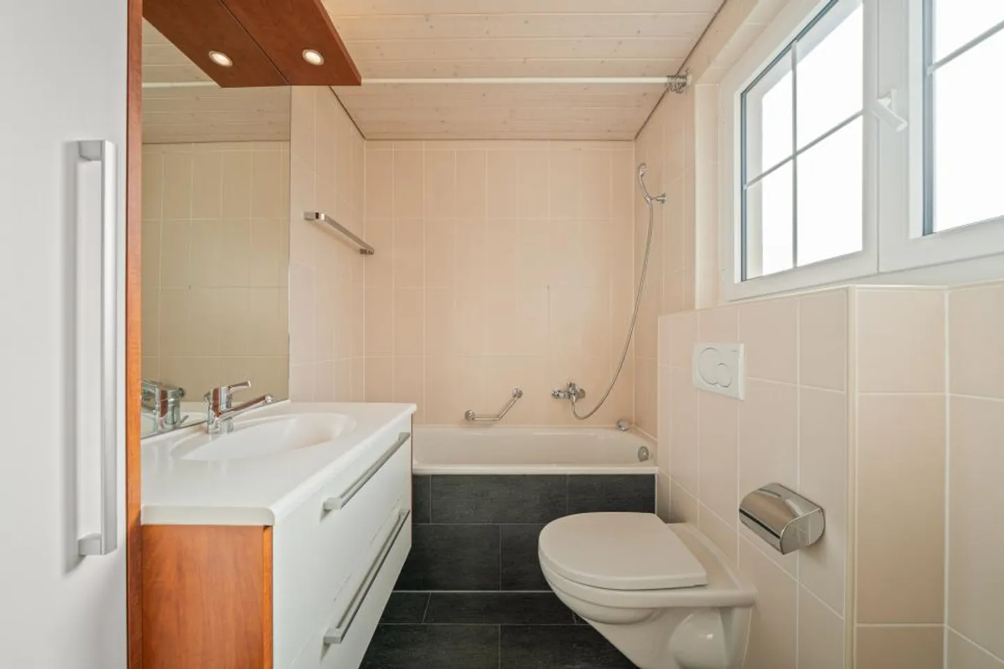 Maison jumelée 7.5 pièces - Photo 5 sur 9