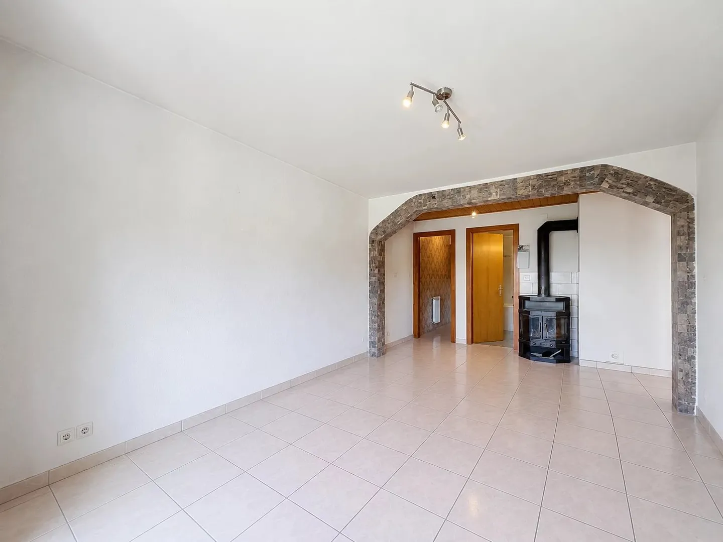 Appartamento 4,5 locali con vista mozzafiato da ristrutturare - Foto 4 di 17