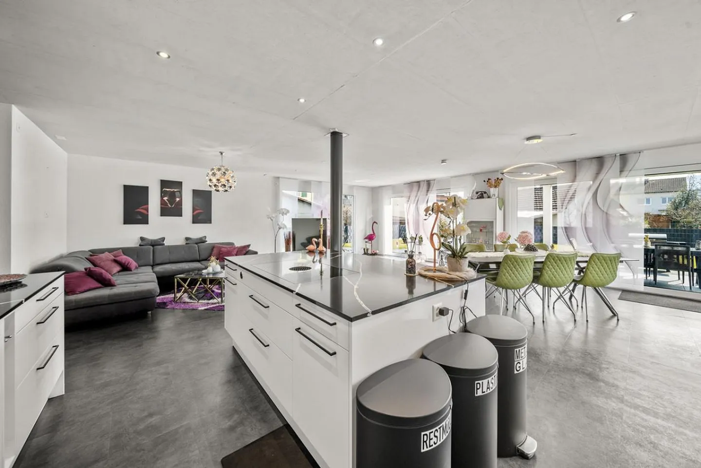Spacious single-family home with many possibilities in Möhlin - Photo 3 of 12