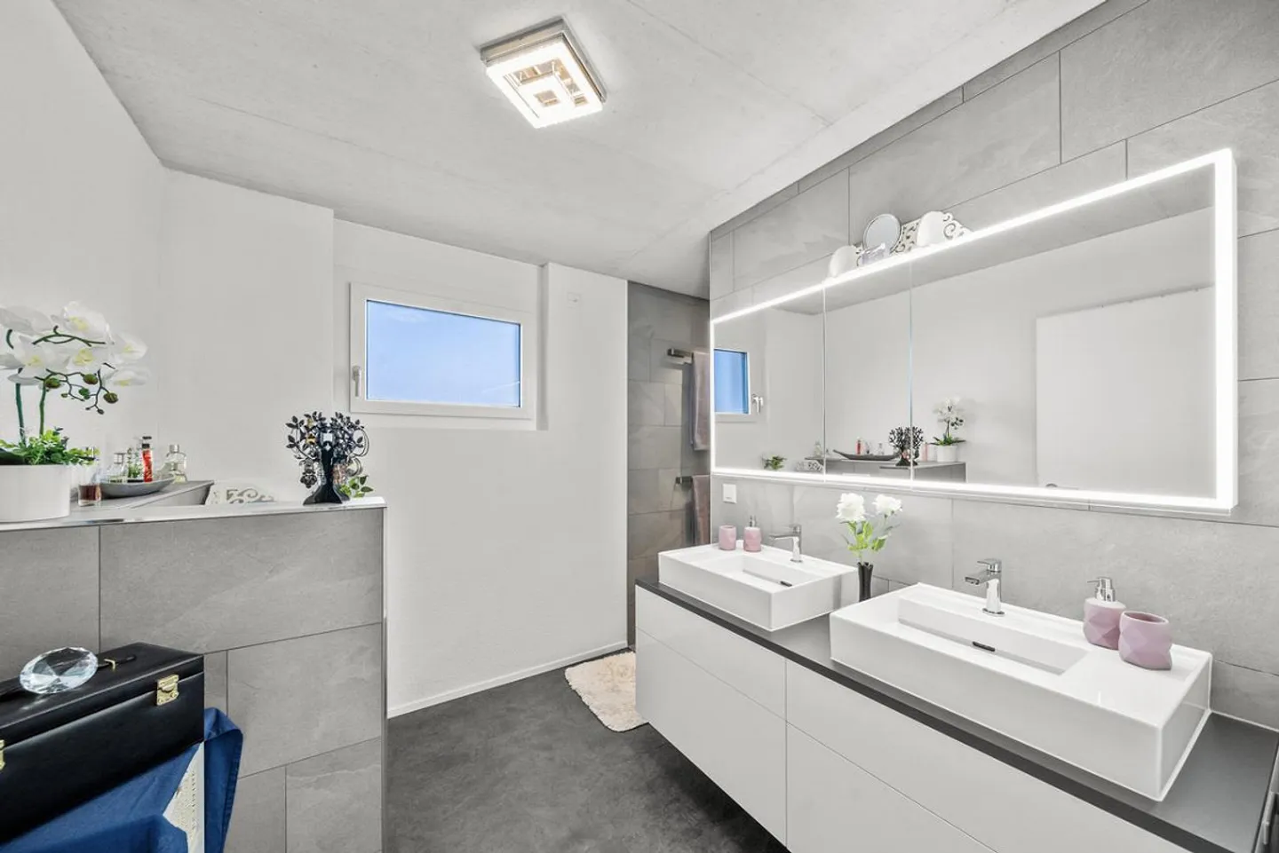 Spacious single-family home with many possibilities in Möhlin - Photo 8 of 12