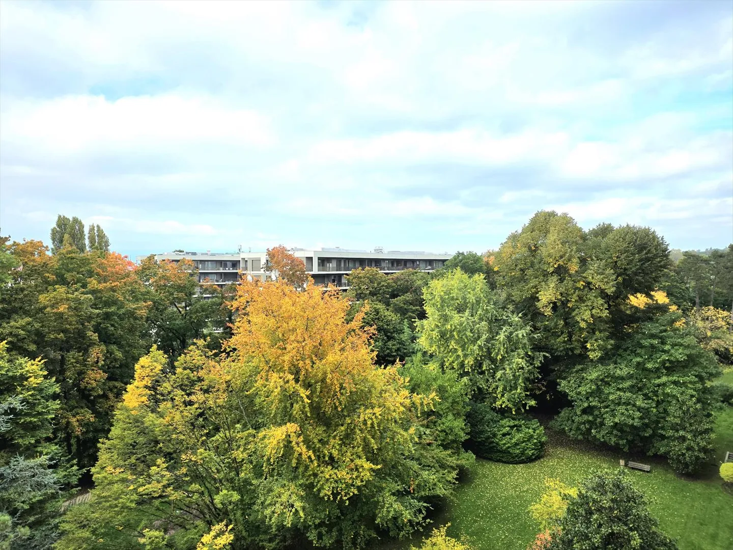 Appartement 5 pièces - Photo 2 sur 9