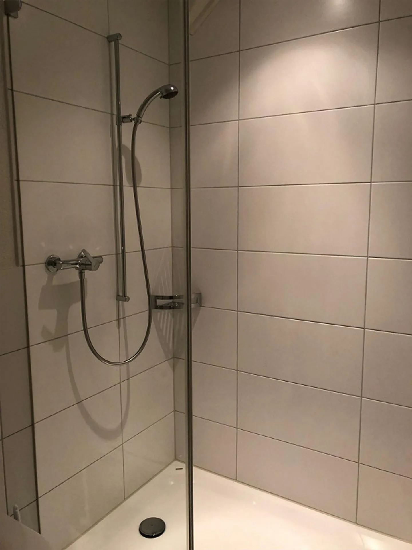 Appartement lumineux de 4,5 pièces avec terrasse incluant une place de parking à Effretikon - à partir de septembre - Photo 9 sur 10