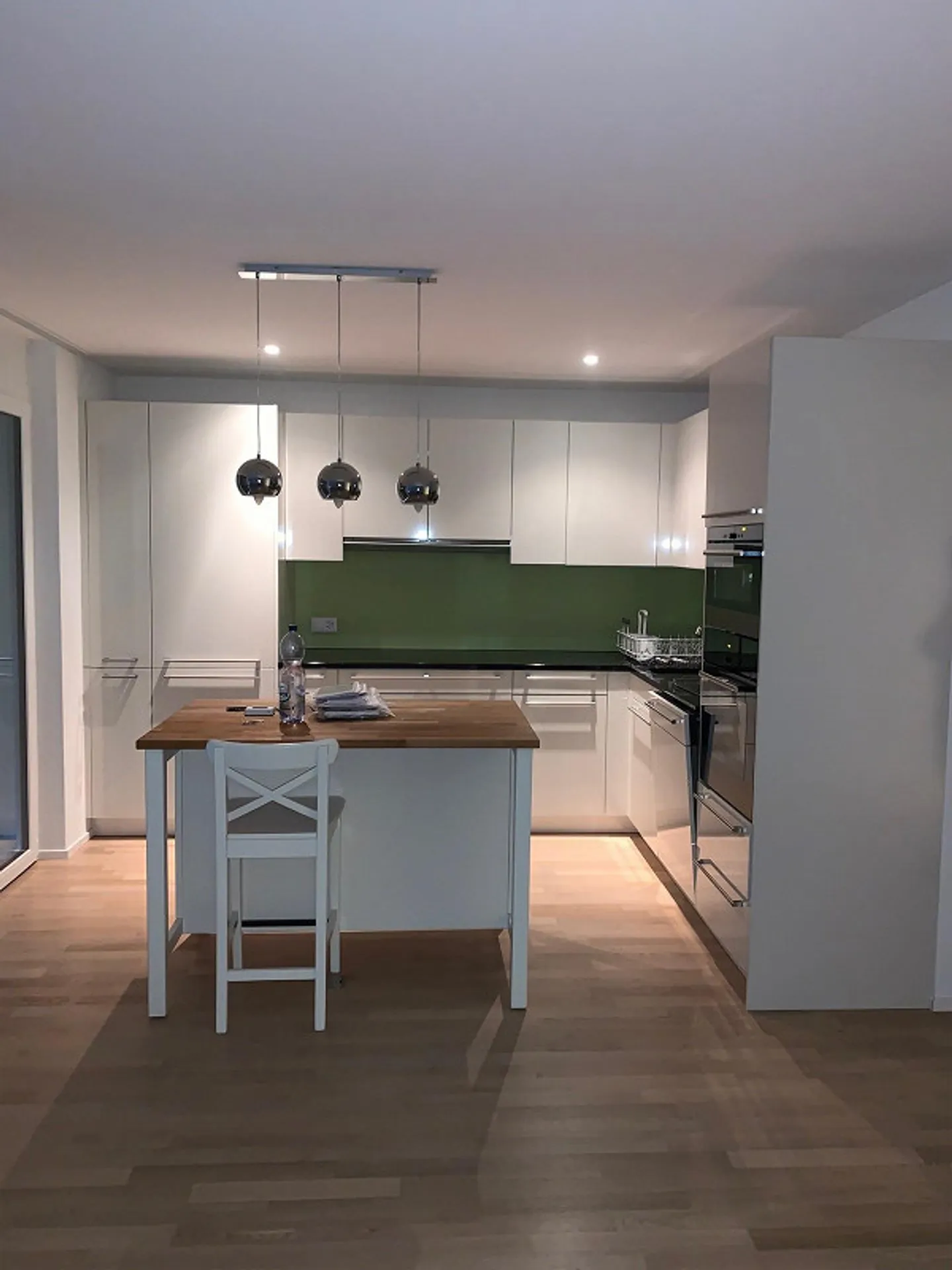 Appartement lumineux de 4,5 pièces avec terrasse incluant une place de parking à Effretikon - à partir de septembre - Photo 1 sur 10