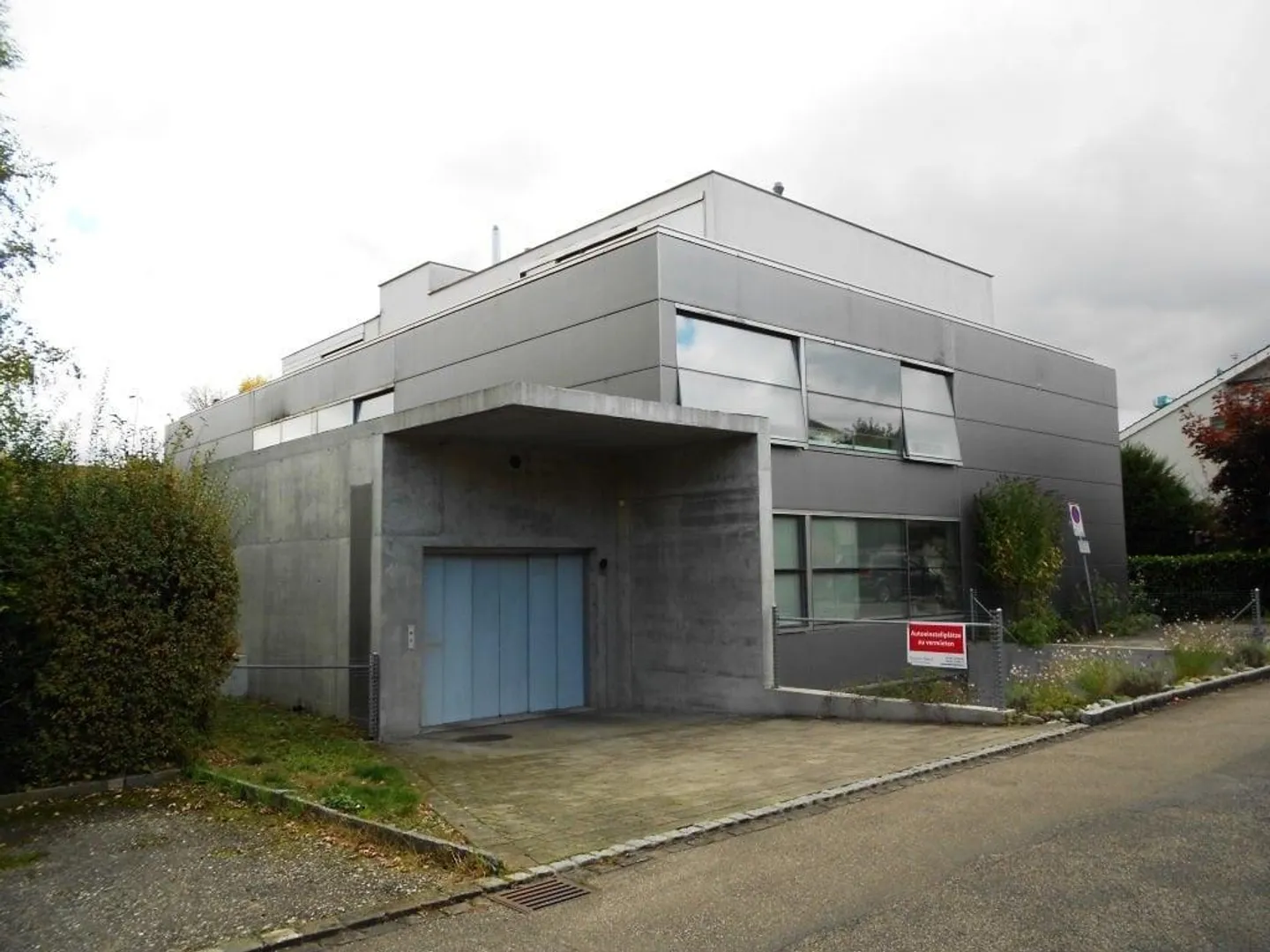 Posto auto a Oberwil - Foto 1 di 2