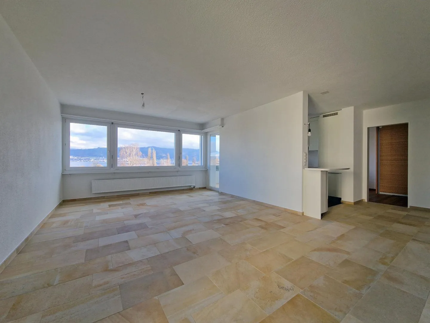 Appartement lumineux avec vue imprenable - Photo 3 sur 15