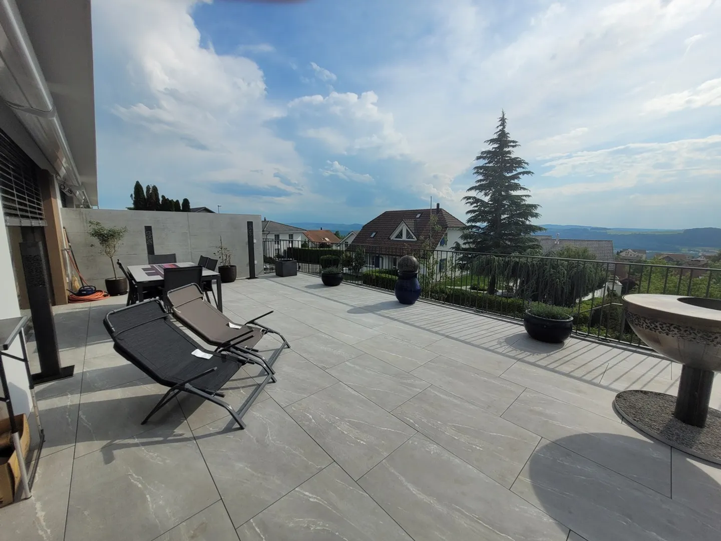 Wunderschöne 4 1/2 Zimmer-Terrassenwohnung mit grandioser Aussicht! - Foto 6 von 21