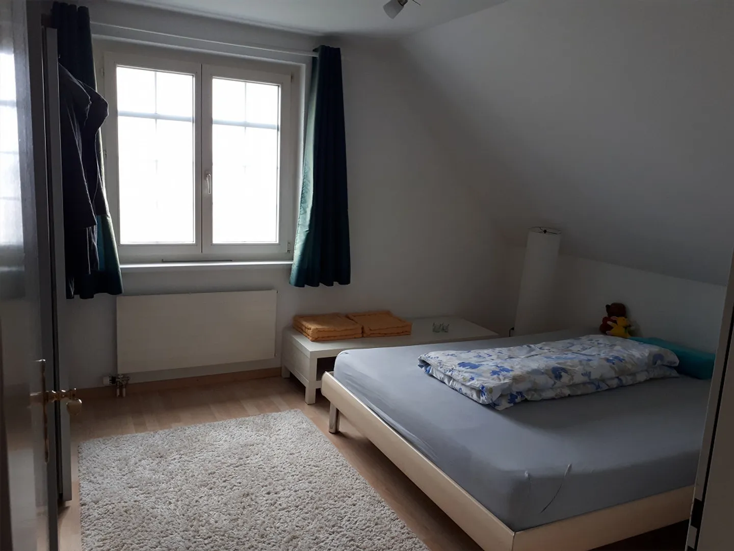 Bellissimo appartamento mansardato di 3 stanze con cucina recentemente ristrutturata - Foto 5 di 7