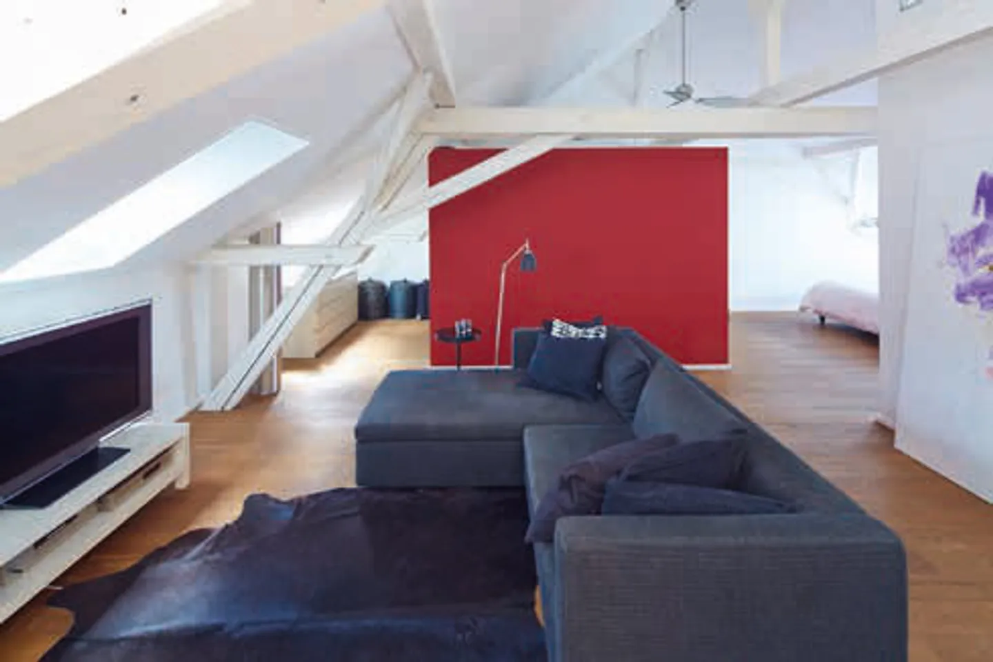 Spacious Family House by the Canal - Photo 2 of 10